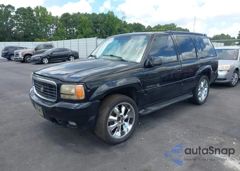 2000 Cadillac Escalade Standard from USA, damaged, VIN 1GYEK13R4YR107747